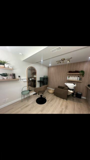 💇‍♀️ From Basement to Beauty Bar ✨

We transformed this unused basement into a cozy at-home hair salon — the perfect spot to work, create, and welcome clients without leaving home.
🏡

#DreamHomeRenovations #HomeTransformation #BasementRenovation #RenovationInspiration #BeforeAndAfter #HomeSalon #InteriorDesign #RenovationIdeas #DreamSpace
